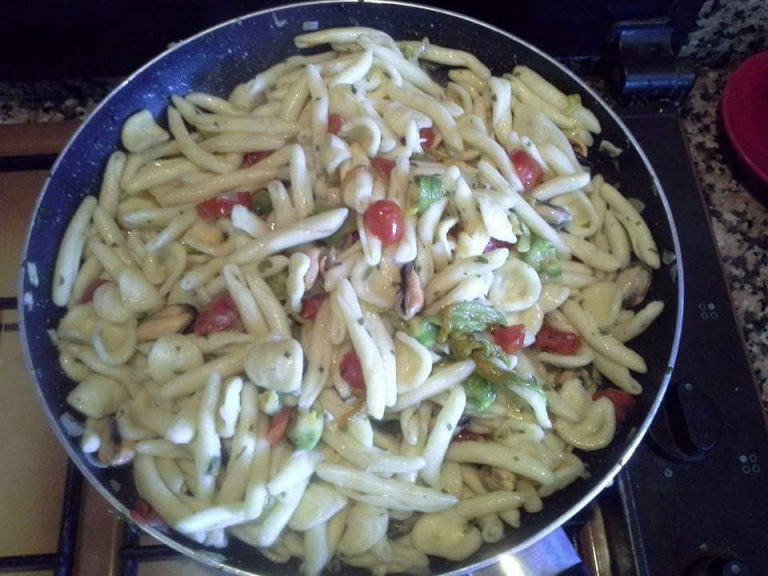 Pasta Con Fiori Di Zucca E Cozze